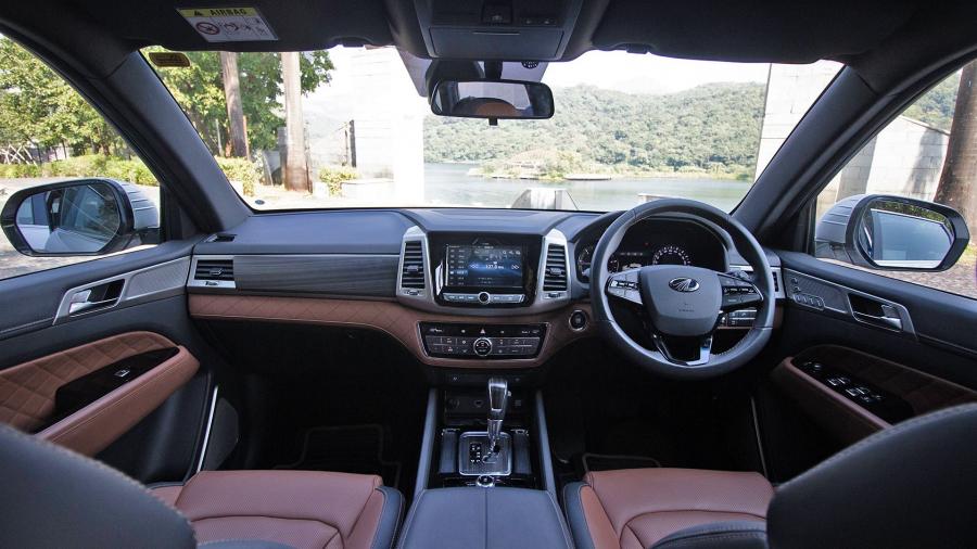 Торпедо Mahindra Alturas G4 2018 года  (фото 8 из 14)